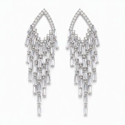 💎 50 % RABATT! ✨ Örhängen med zirkoner – Droppformade med tofsar och elegant glans ✨
